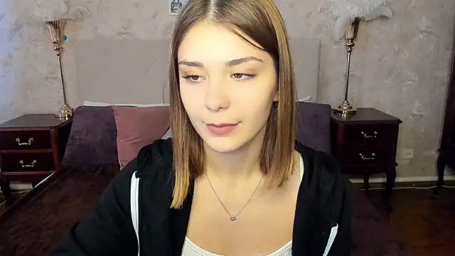 Snapshot of MargoChill chatting on 10/23/25, 01:32 MargoChill online show from 10/23/25, 01:32