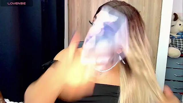 Sofiabigcock22 online show from 01/06/26, 06:12