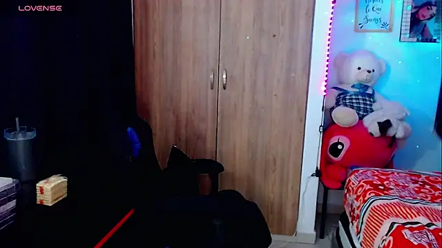 Sofiabigcock22 online show from 02/18/26, 11:17