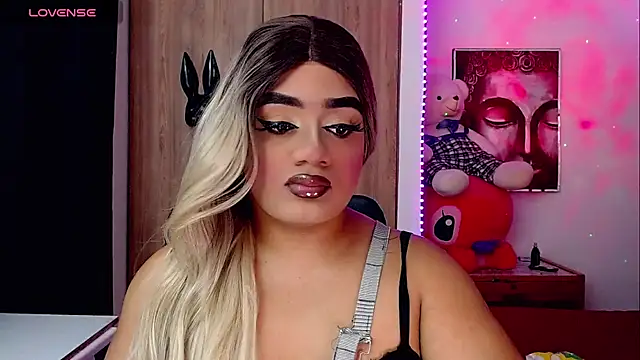 Snapshot of Sofiabigcock22 chatting on 10/14/25, 11:22 Sofiabigcock22 online show from 10/14/25, 11:22