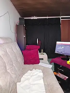 kitten25-hott online show from 11/21/25, 01:04