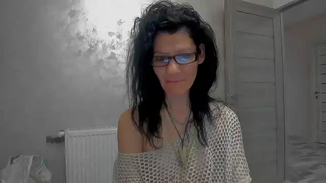 Snapshot of SweetSin40 chatting on 02/14/26, 08:09 SweetSin40 online show from 02/14/26, 08:09