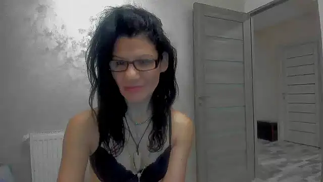 Snapshot of SweetSin40 chatting on 01/07/26, 08:03 SweetSin40 online show from 01/07/26, 08:03