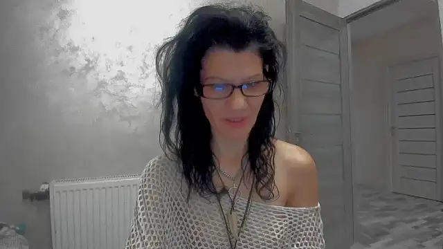 Snapshot of SweetSin40 chatting on 02/05/26, 08:59 SweetSin40 online show from 02/05/26, 08:59