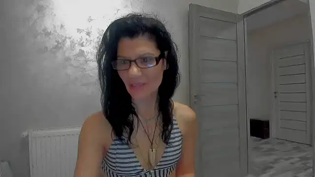 Snapshot of SweetSin40 chatting on 01/08/26, 08:15 SweetSin40 online show from 01/08/26, 08:15