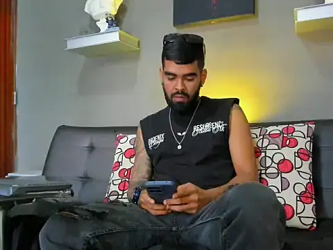 black kameron  online show from 11/04/25, 09:29