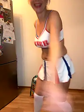 Roxane880 online show from 10/19/25, 04:10