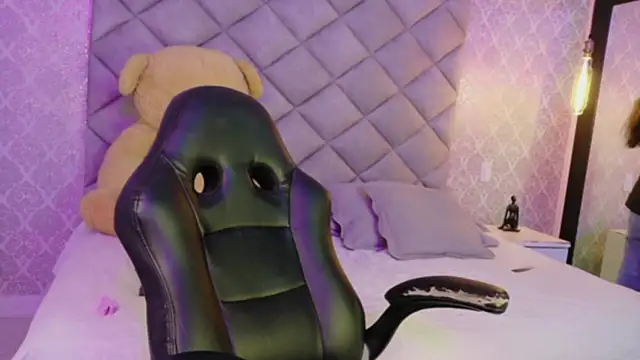 CARO ADAMS1 online show from 11/21/25, 11:31