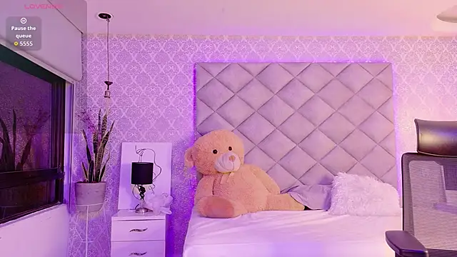 CARO ADAMS1 online show from 02/18/26, 11:06