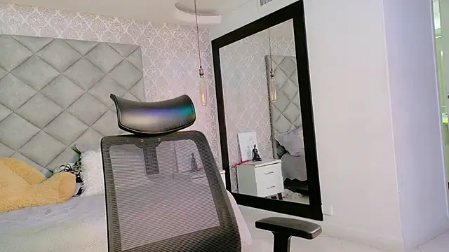 CARO ADAMS1 online show from 02/05/26, 11:06