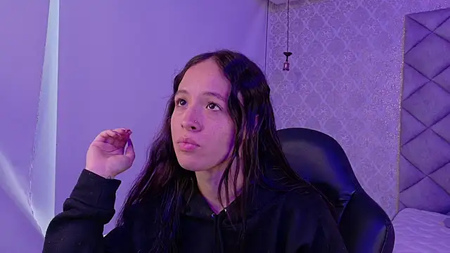 CARO ADAMS1 online show from 11/19/25, 12:05