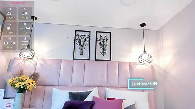 Ari lynn  online show from 11/13/25, 03:32