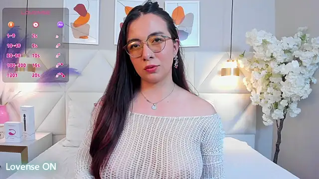 Ari lynn  online show from 11/11/25, 03:45