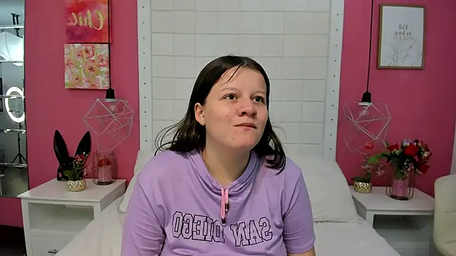 mia sweetie0 online show from 12/03/25, 12:15