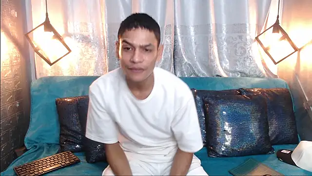 Snapshot of liam_sti1 chatting on 10/16/25, 11:24 liam sti1 online show from 10/16/25, 11:24