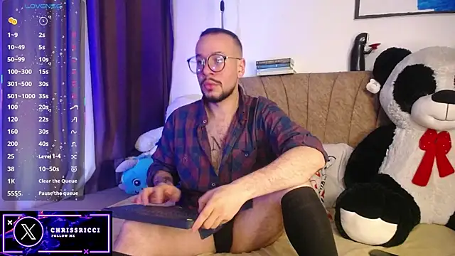 Snapshot of Chriss-ricci chatting on 10/18/25, 03:52 Chriss-ricci online show from 10/18/25, 03:52