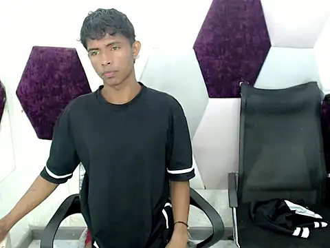 Mick storm online show from 11/18/25, 07:06