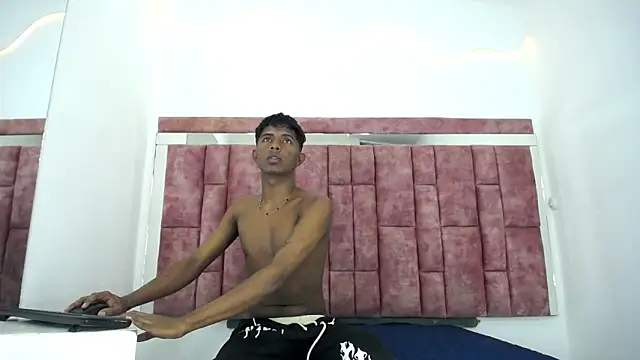 Mick storm online show from 03/04/26, 07:21