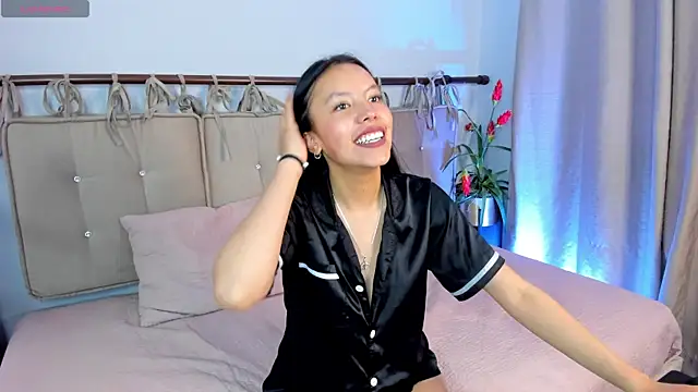 purple aura  online show from 10/19/25, 12:41