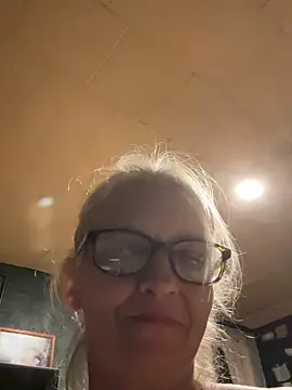 Snapshot of Mananddan chatting on 10/13/25, 05:09 Mananddan online show from 10/13/25, 05:09