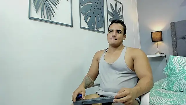 violeta and maxx online show from 10/30/25, 01:59