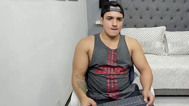 violeta and maxx online show from 12/19/25, 12:47