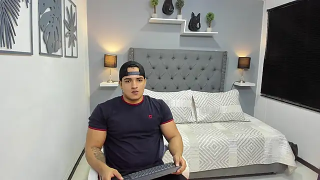 violeta and maxx online show from 12/04/25, 12:20