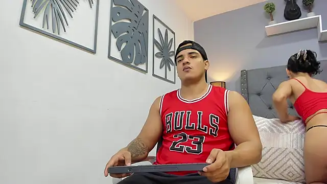 violeta and maxx online show from 12/03/25, 12:12