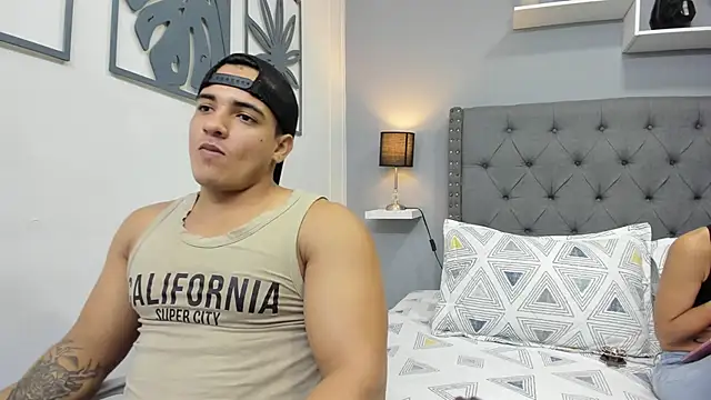 violeta and maxx online show from 11/25/25, 01:06