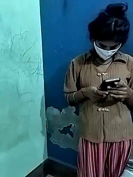 Snapshot of Hina_School chatting on 10/27/25, 04:30 Hina School online show from 10/27/25, 04:30