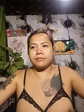 Snapshot of trishacummerts chatting on 07/08/26, 01:12 trishacummerts online show from 07/08/26, 01:12
