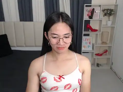 PetiteAsianMarian online show from 10/15/25, 10:12
