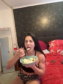 Kattefit online show from 11/17/25, 05:17