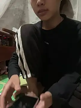 namicute online show from 03/28/26, 12:11