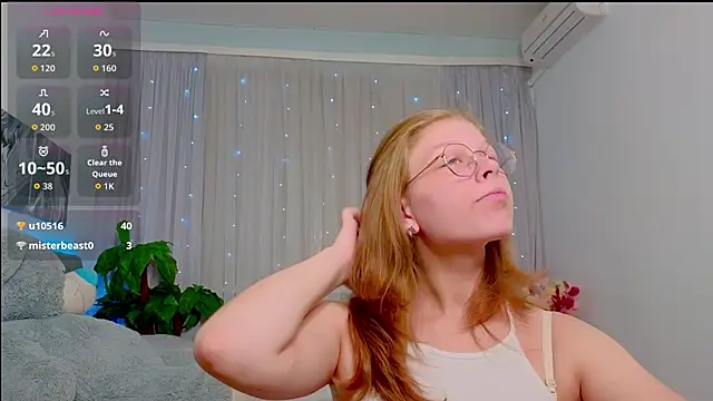 Snapshot of Angelie__Eyes chatting on 10/19/25, 10:29 Angelie Eyes online show from 10/19/25, 10:29