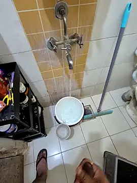 Snapshot of crawlerdrill chatting on 10/27/25, 03:18 crawlerdrill online show from 10/27/25, 03:18