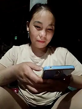 Snapshot of kitachu chatting on 10/15/25, 11:29 kitachu online show from 10/15/25, 11:29