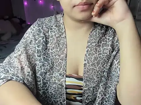 Snapshot of Divya68 chatting on 11/19/25, 05:24 Divya68 online show from 11/19/25, 05:24