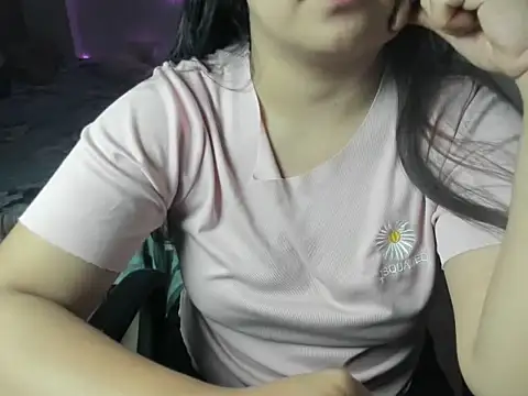 Snapshot of Divya68 chatting on 11/14/25, 05:05 Divya68 online show from 11/14/25, 05:05