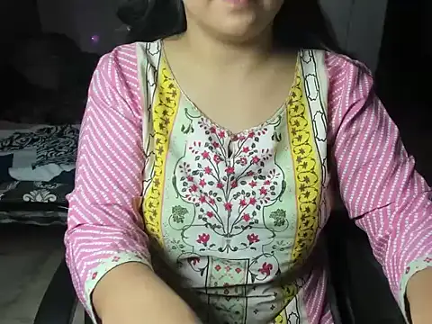 Snapshot of Divya68 chatting on 10/22/25, 05:45 Divya68 online show from 10/22/25, 05:45