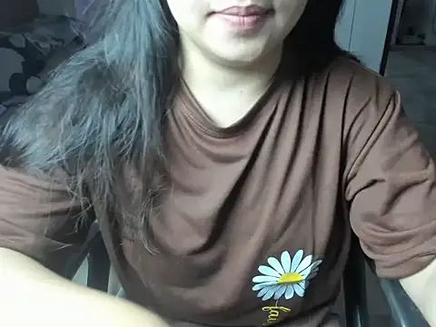 Snapshot of Divya68 chatting on 11/22/25, 05:45 Divya68 online show from 11/22/25, 05:45