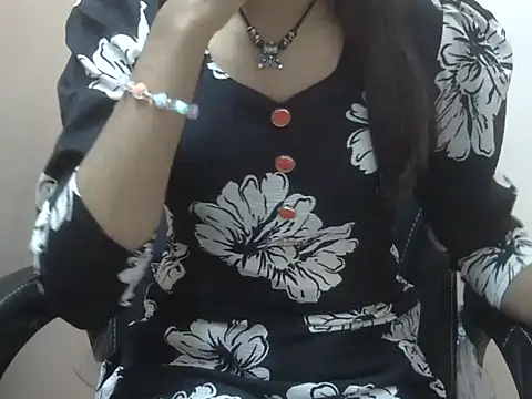 notty heena online show from 11/18/25, 03:32