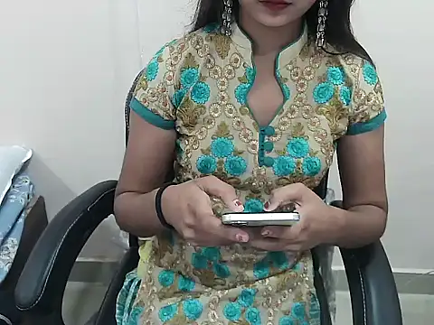 notty heena online show from 10/15/25, 04:11