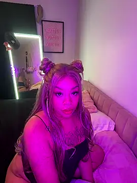 YourFavorite Daiisy online show from 10/19/25, 01:36