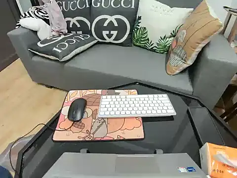 Hanna Mina online show from 10/24/25, 05:50