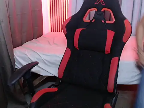 kettie  online show from 11/30/25, 10:16