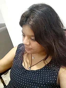 Snapshot of kajal77715 chatting on 10/14/25, 04:18 kajal77715 online show from 10/14/25, 04:18