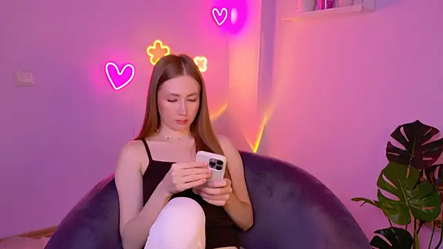 EllyColins online show from 05/31/26, 02:50