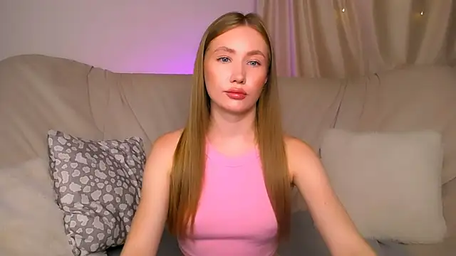 Snapshot of EllyColins chatting on 07/11/26, 03:07 EllyColins online show from 07/11/26, 03:07