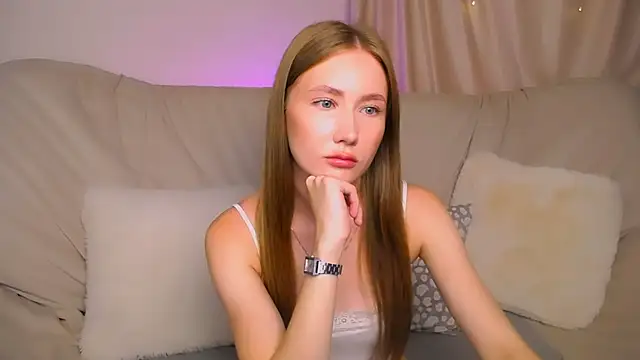 Snapshot of EllyColins chatting on 07/18/26, 03:15 EllyColins online show from 07/18/26, 03:15